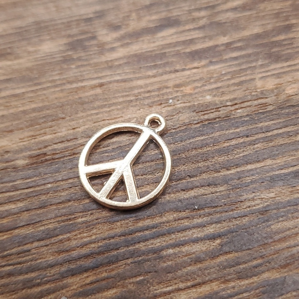 Vermiel peace charm pendant P112‎